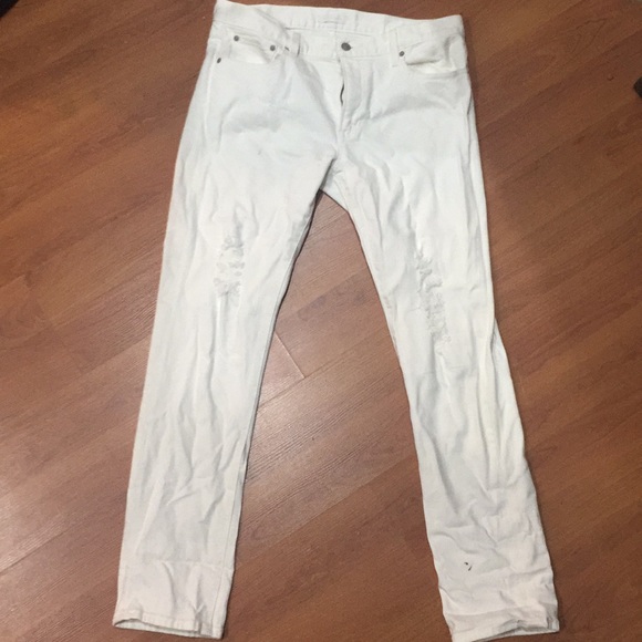uniqlo distressed jeans